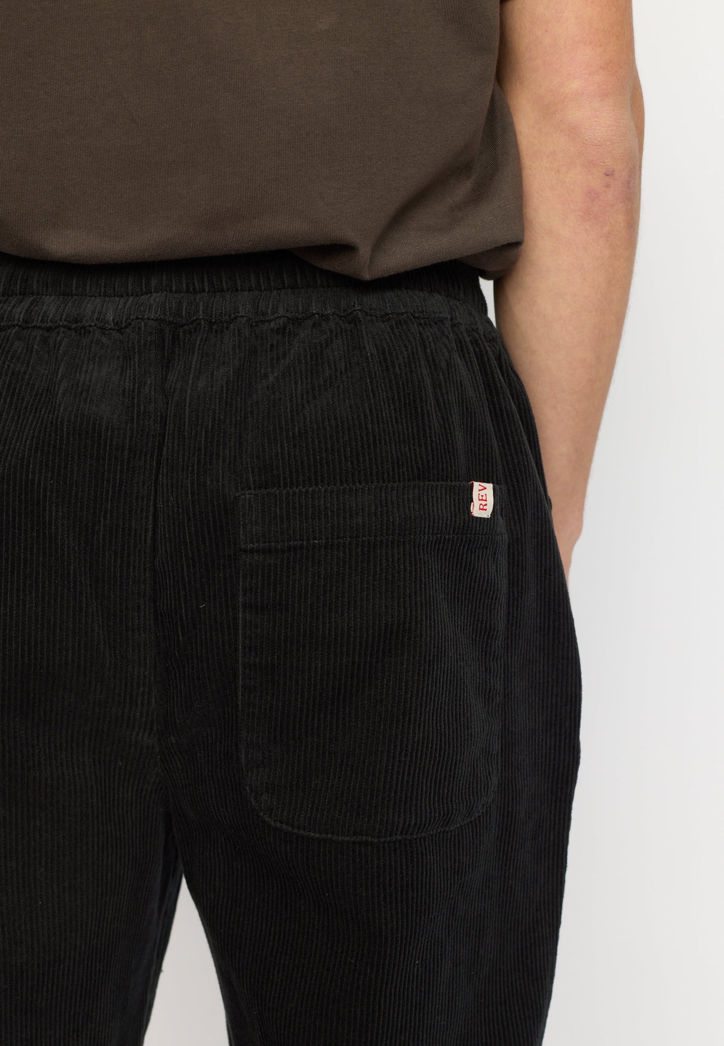 Pantalon Casual Trousers – Le pantalon black corduroy confortable & stylé