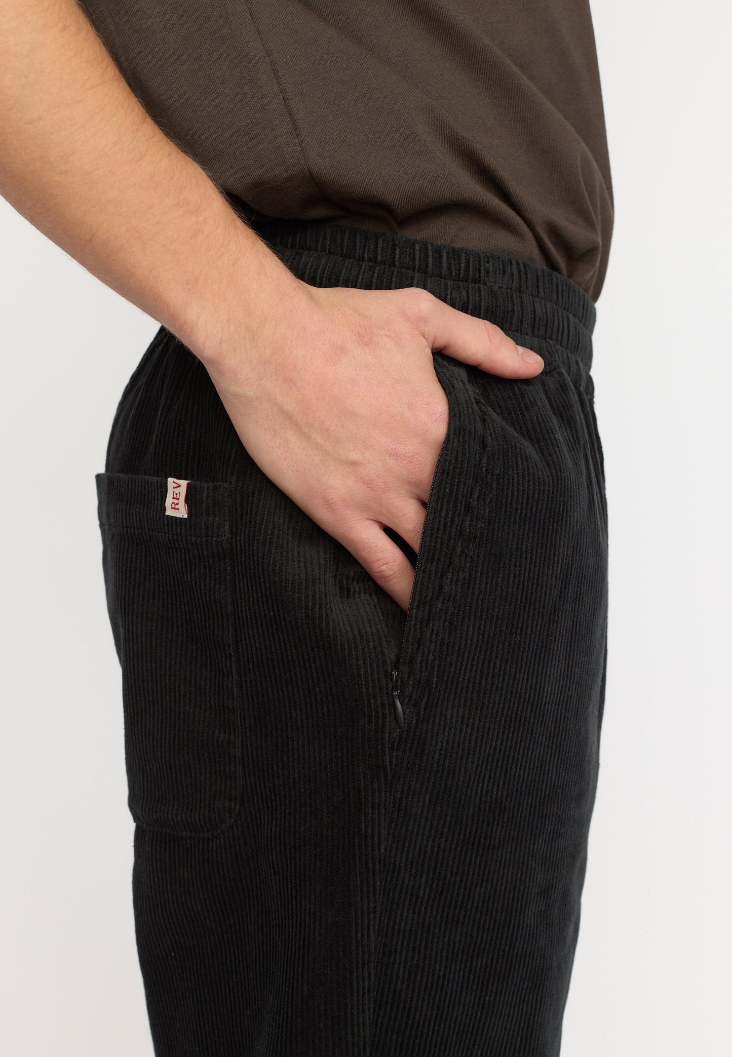 Pantalon Casual Trousers – Le pantalon black corduroy confortable & stylé