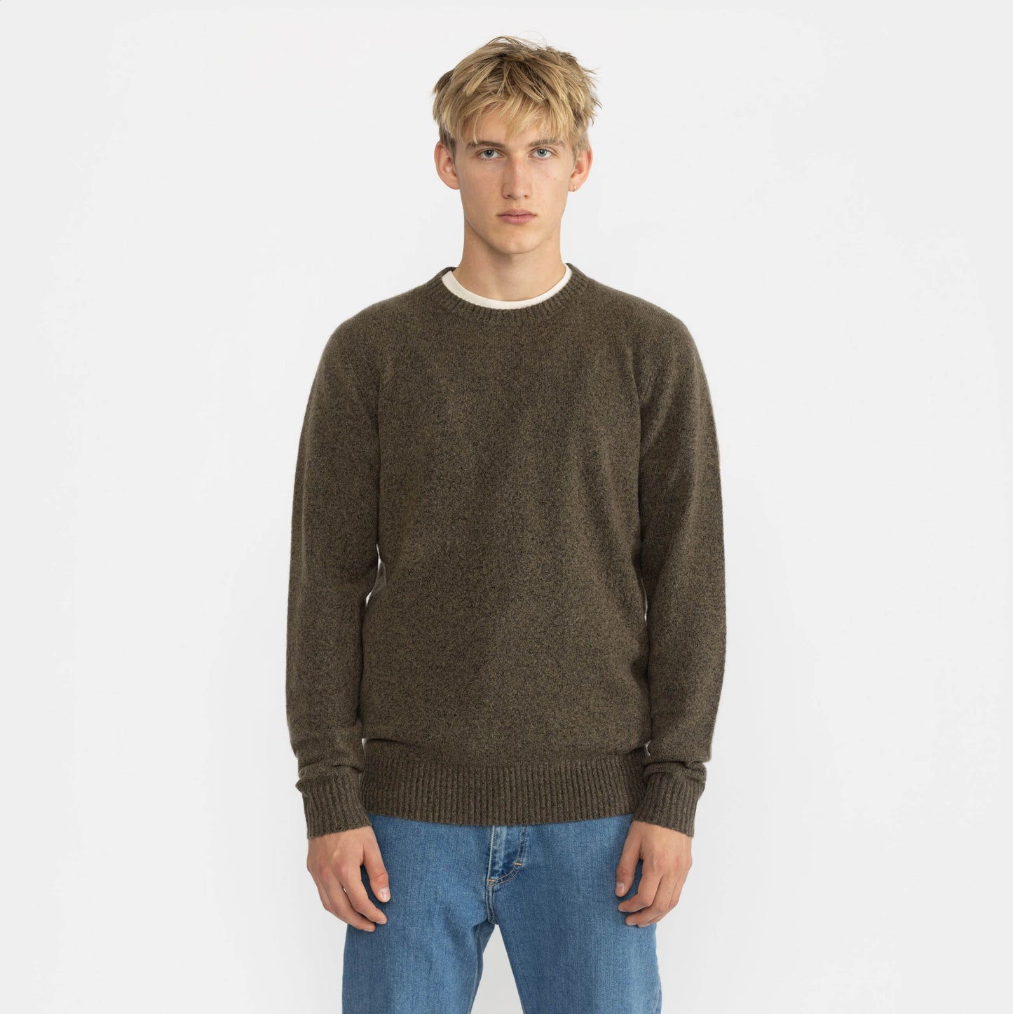 Pull Sweater Brown – La maille chaleureuse qui traverse les saisons