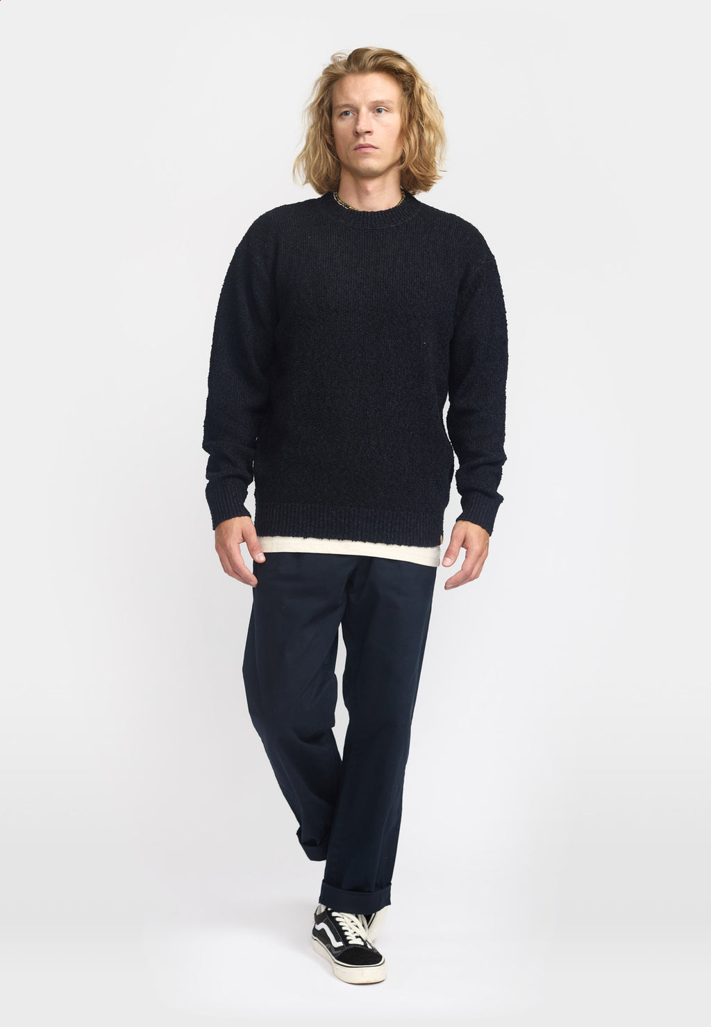 Pull Sweater Black – L’élégance intemporelle en maille noire