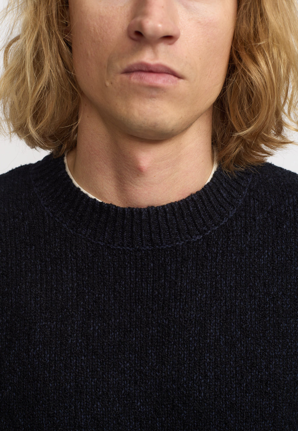 Pull Sweater Black – L’élégance intemporelle en maille noire