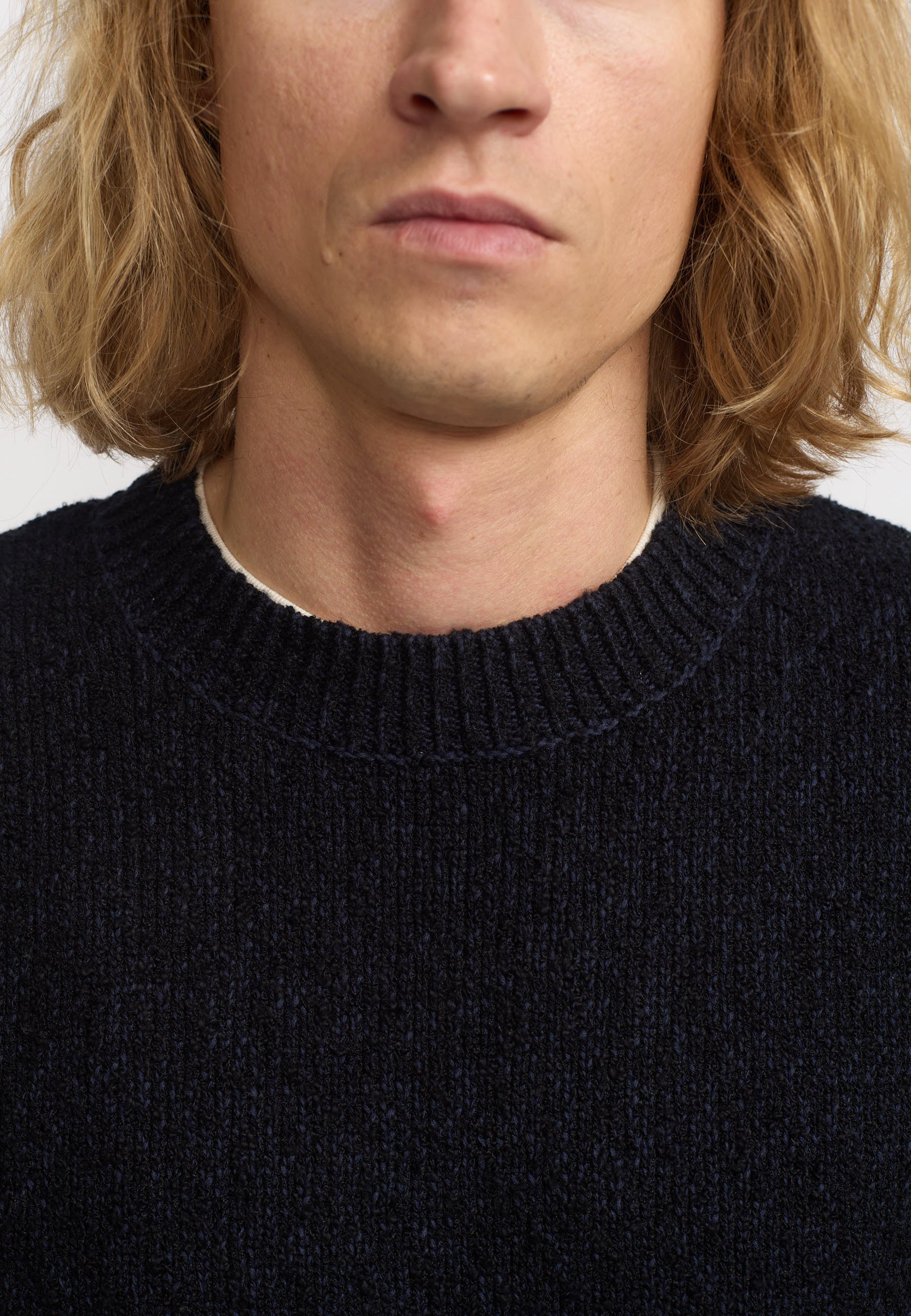 Pull Sweater Black – L’élégance intemporelle en maille noire