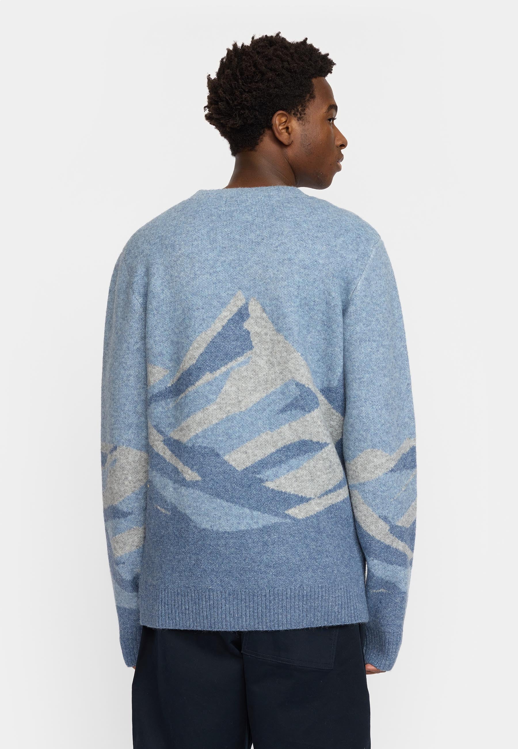 Pull Sweater Blue – Motif montagne, style affirmé