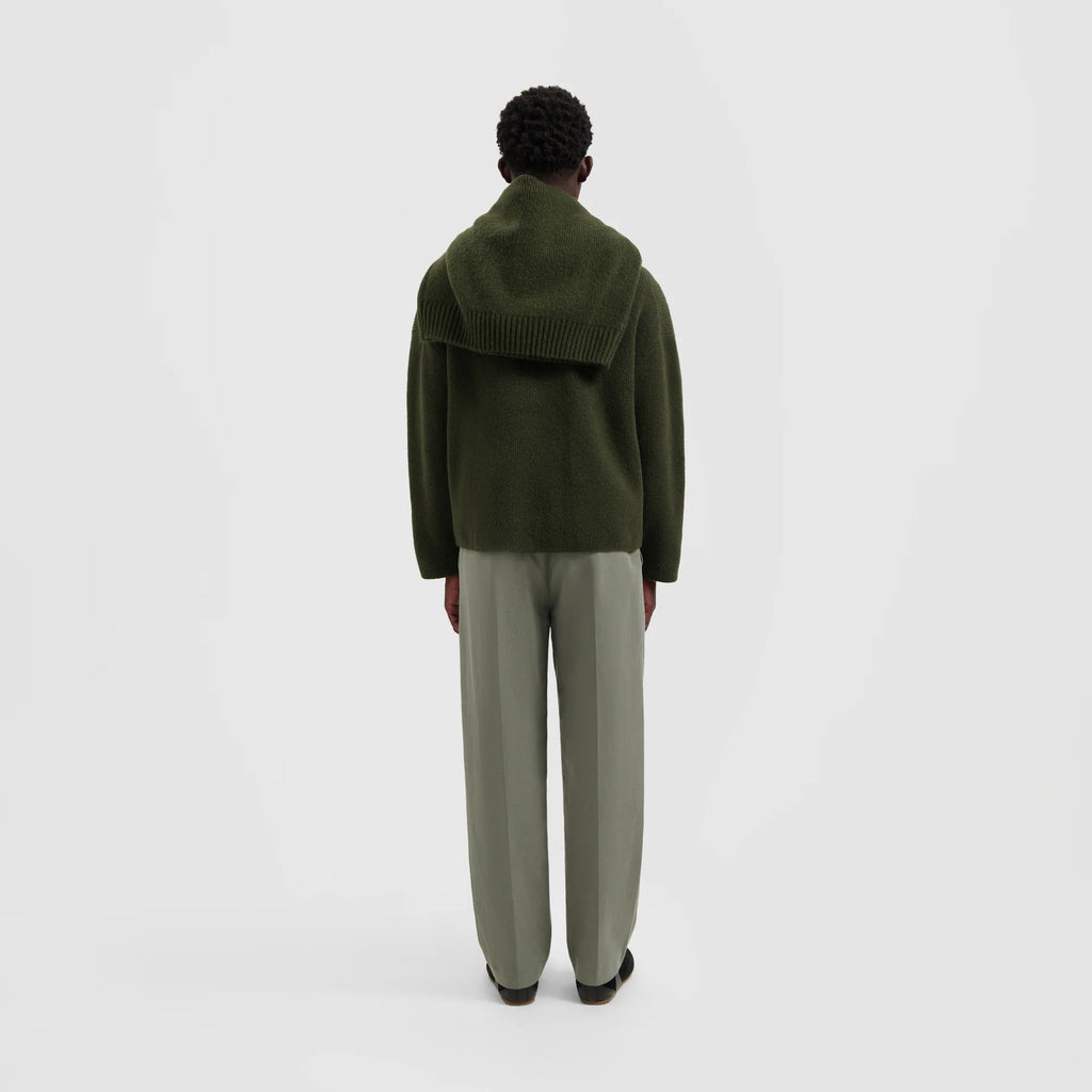 Pull Signature Knit Olive Night – Le pull élégant qui s’impose