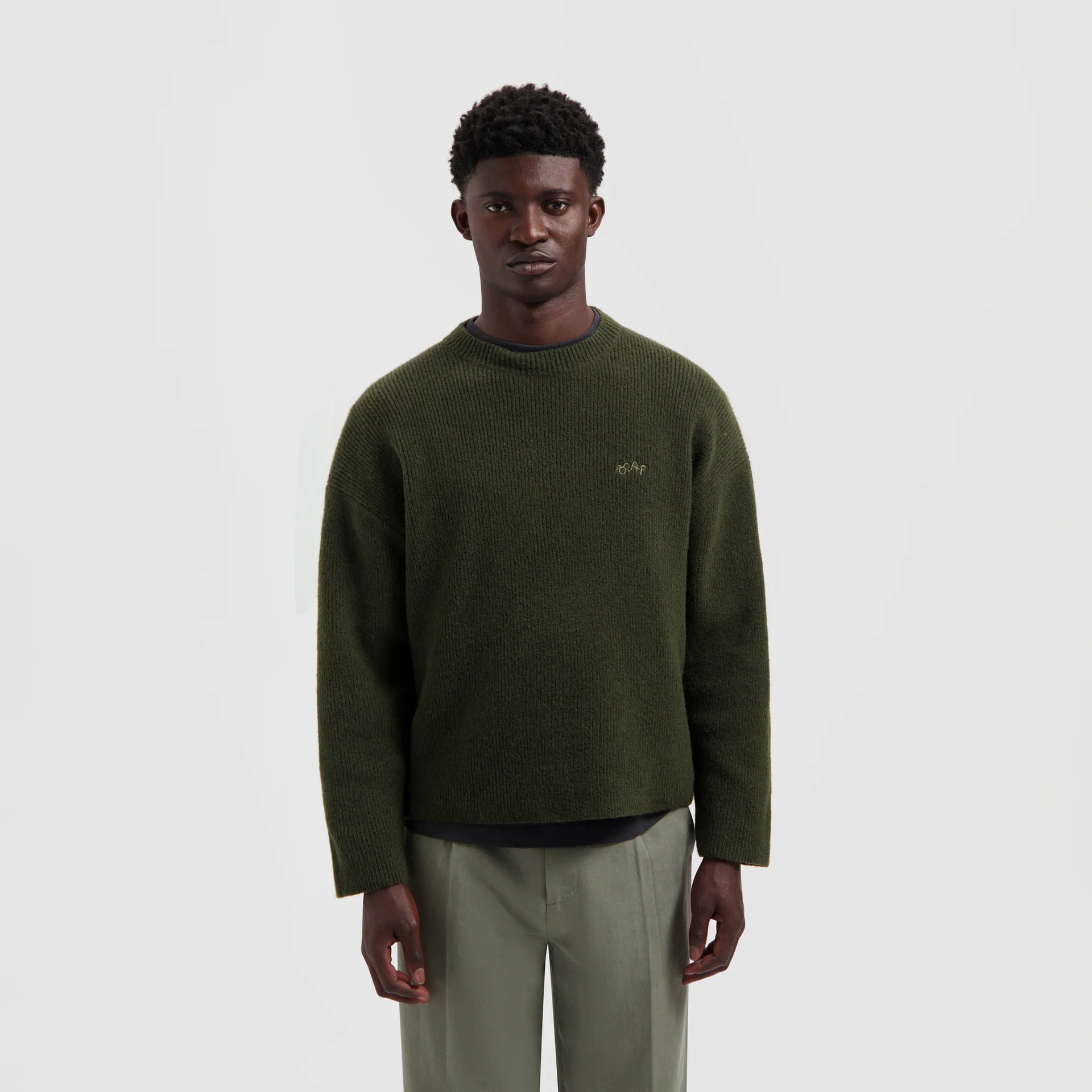 Pull Signature Knit Olive Night – Le pull élégant qui s’impose