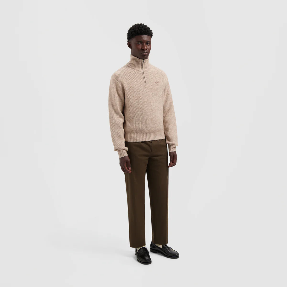 Pull Zip Mock Signature – Élégance Minimaliste & Confort