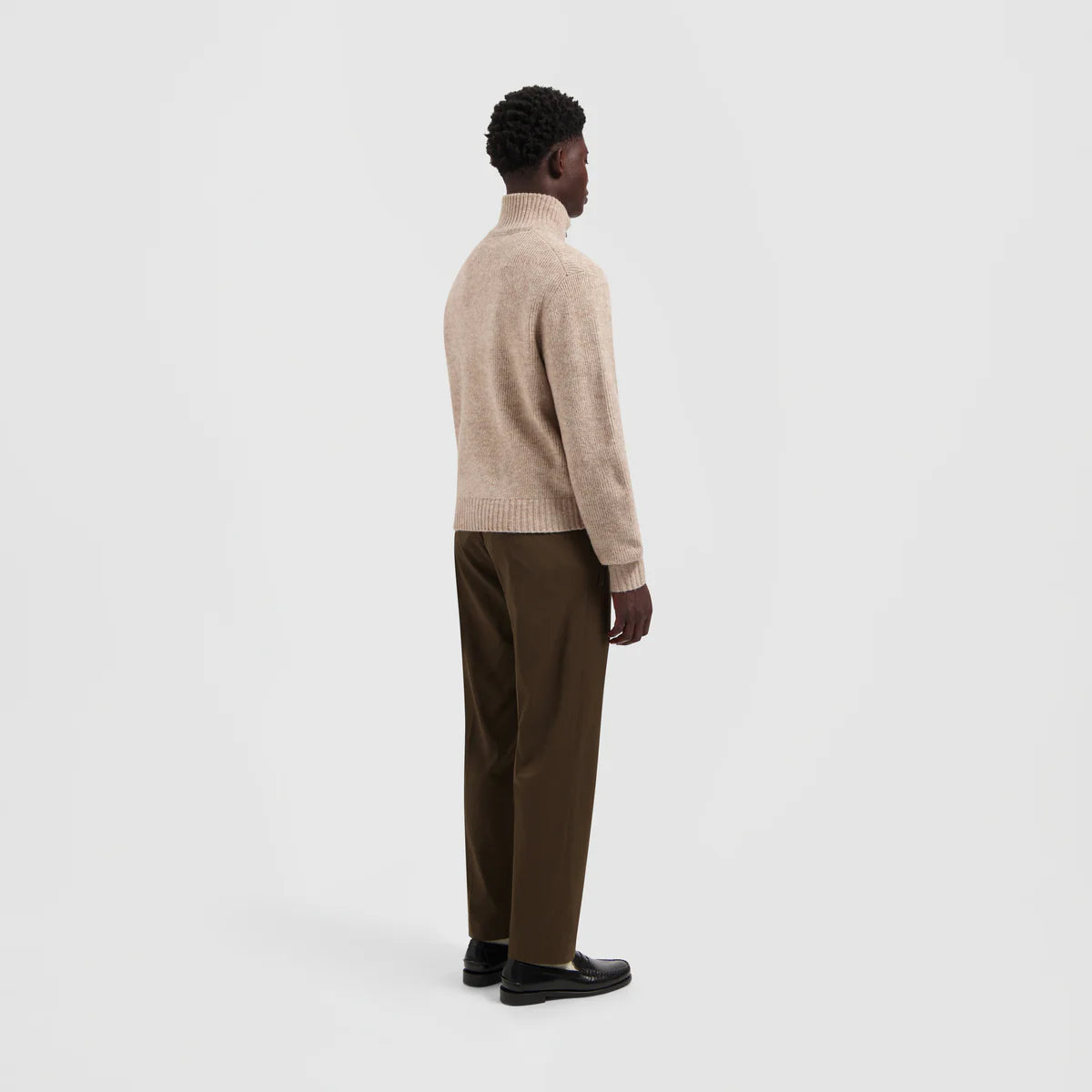 Pull Zip Mock Signature – Élégance Minimaliste & Confort