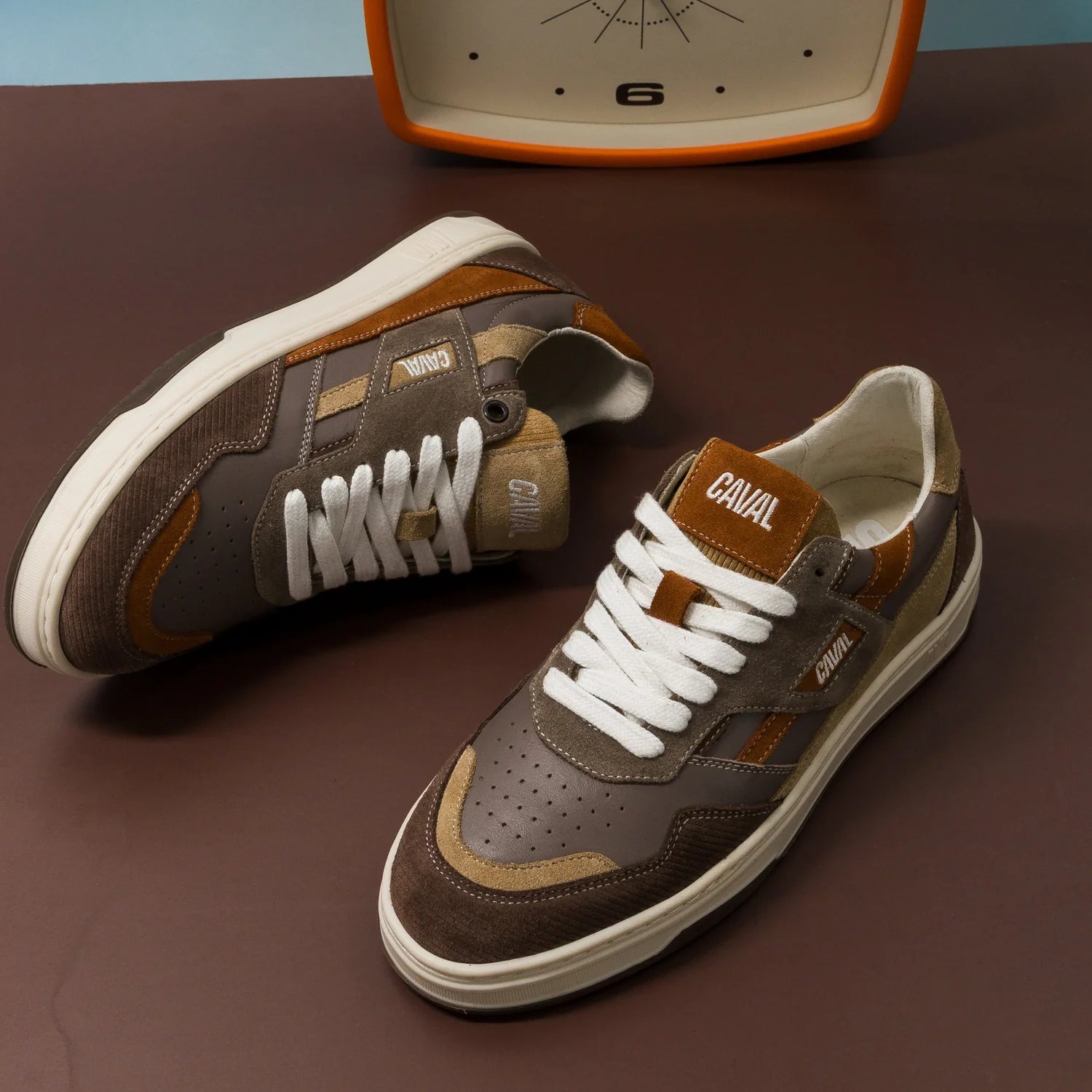 Baskets basses Playground Chestnut Corduroy – Style Rétro et Confort Premium