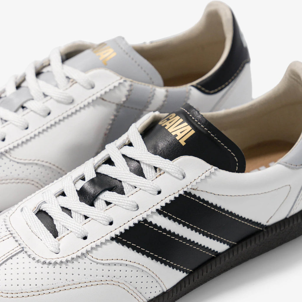 Baskets basses Retro Slate – La Basket Asymétrique au Style Intemporel