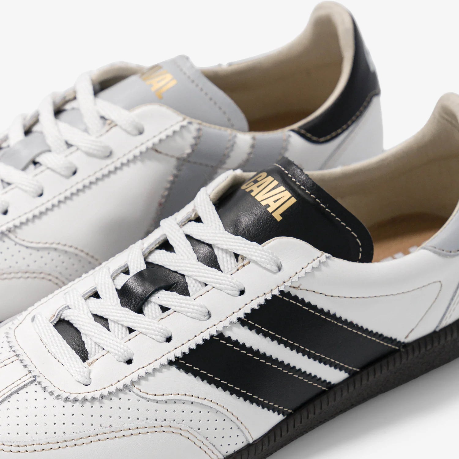 Baskets basses Retro Slate – La Basket Asymétrique au Style Intemporel