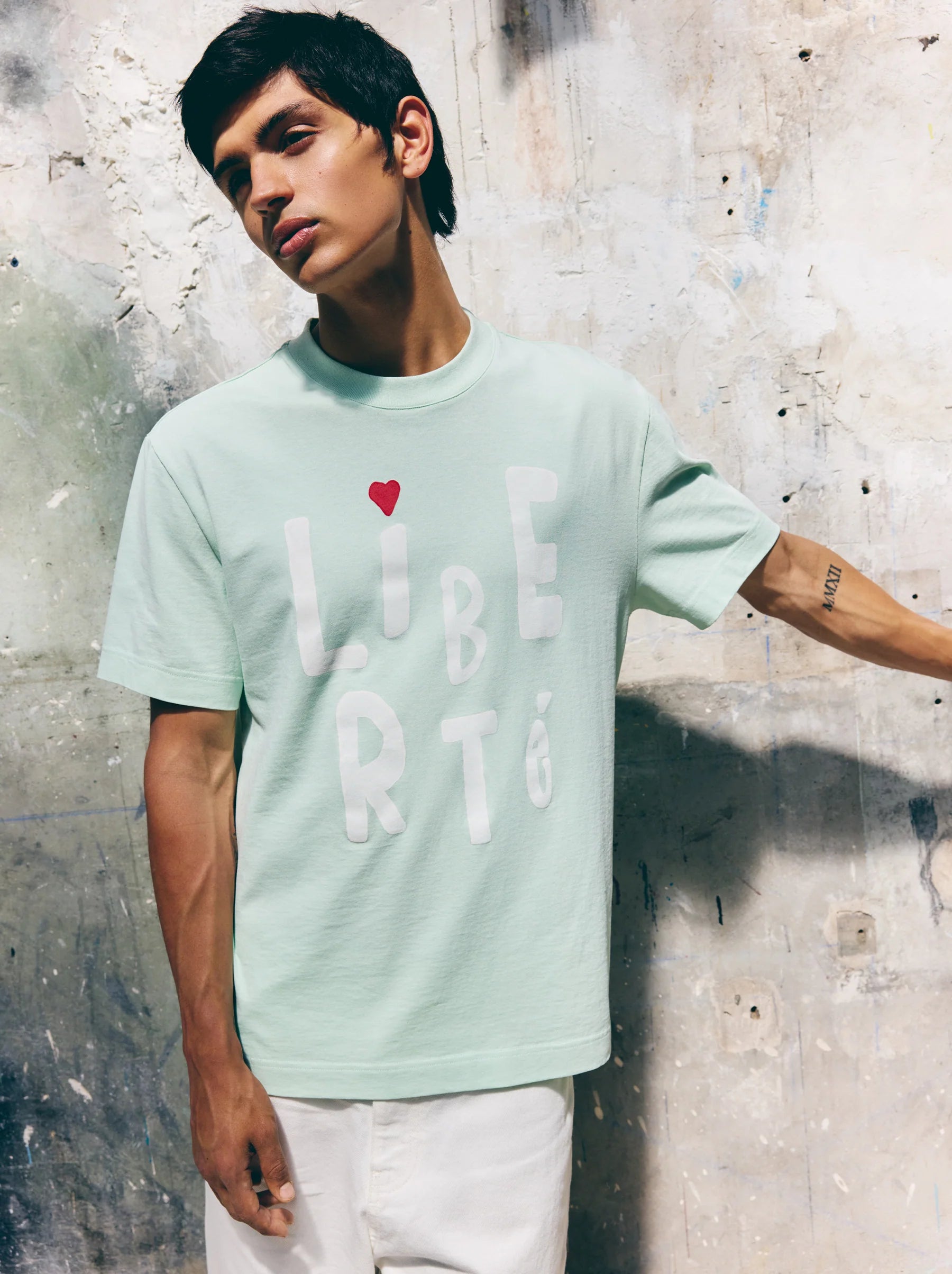 T-Shirt Liberté Coup de Pinceau - L’Art au Quotidien