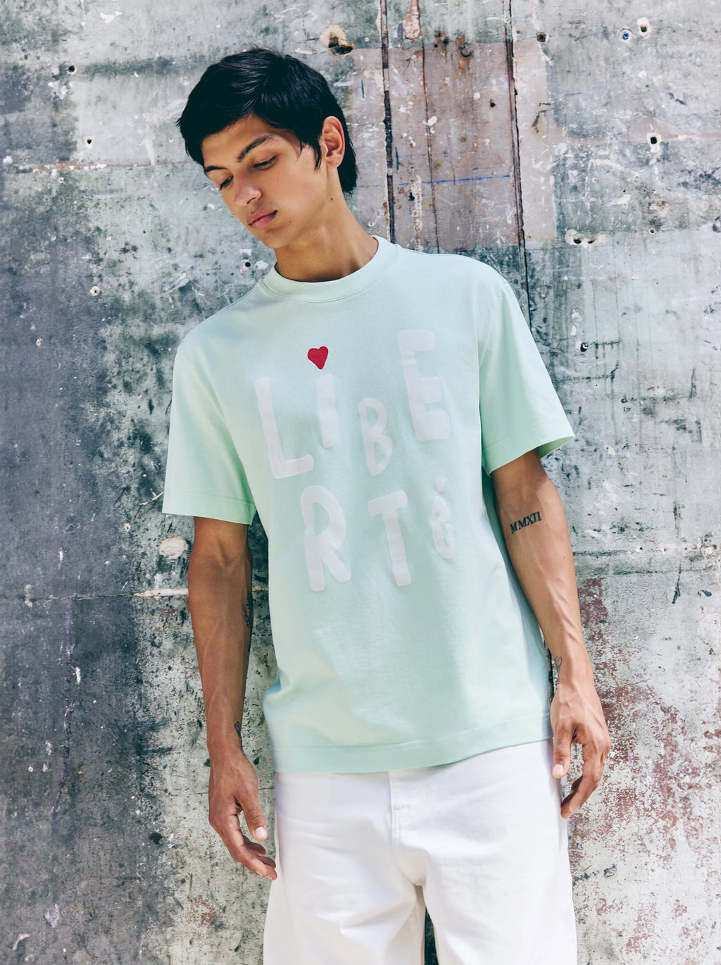 T-Shirt Liberté Coup de Pinceau - L’Art au Quotidien