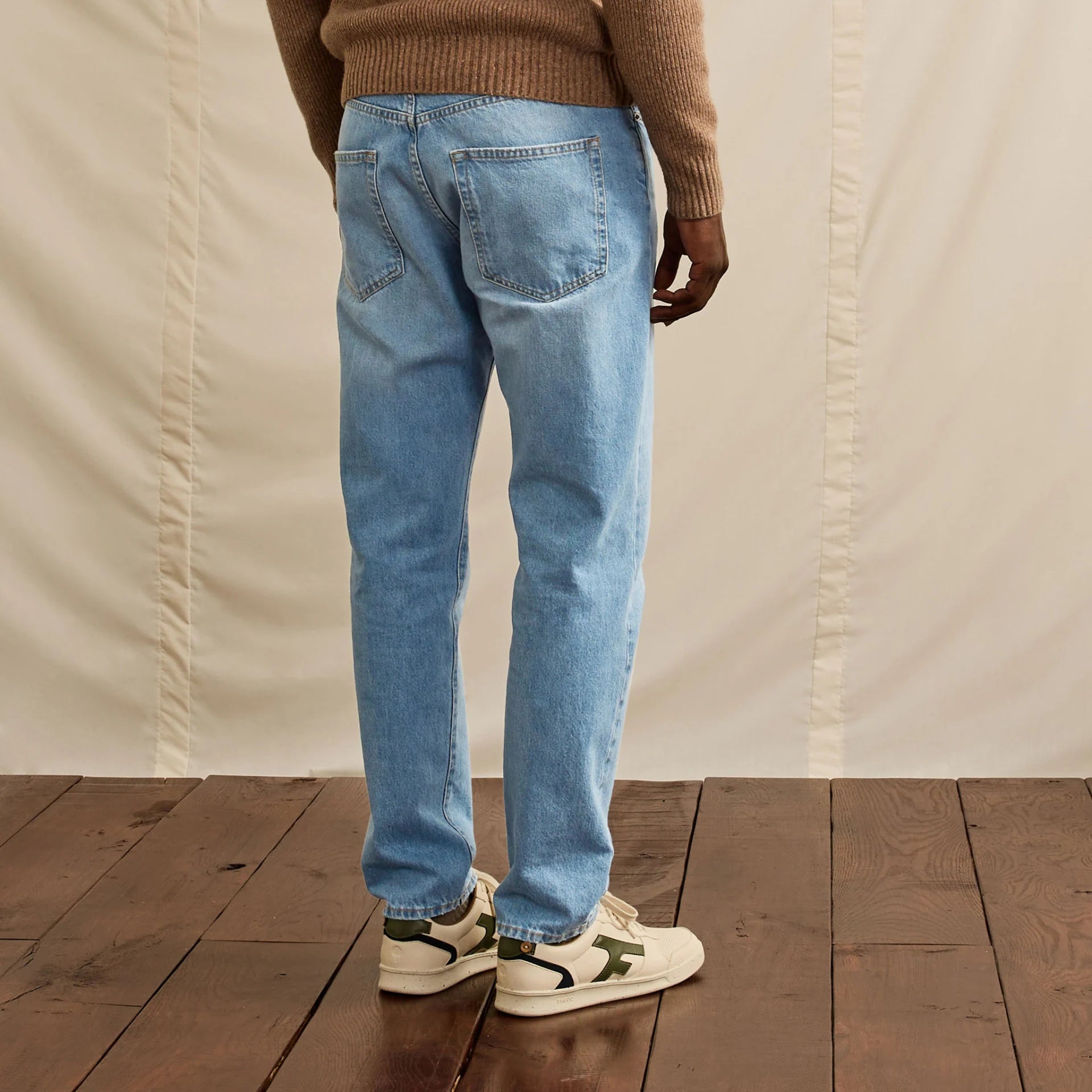 Jean Light Denim Tapered – l'alliance parfaite entre mode et responsabilité