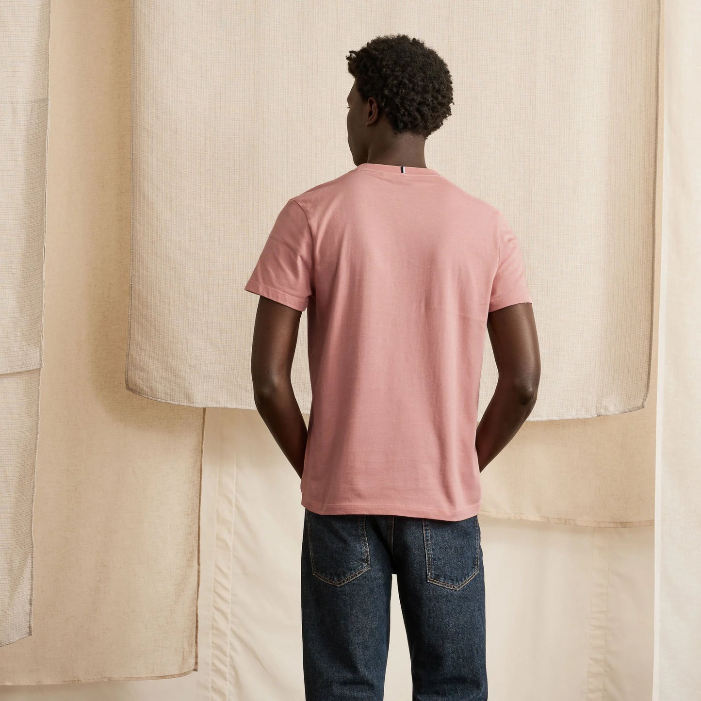 T-shirt ARCY – Élégance et Engagement