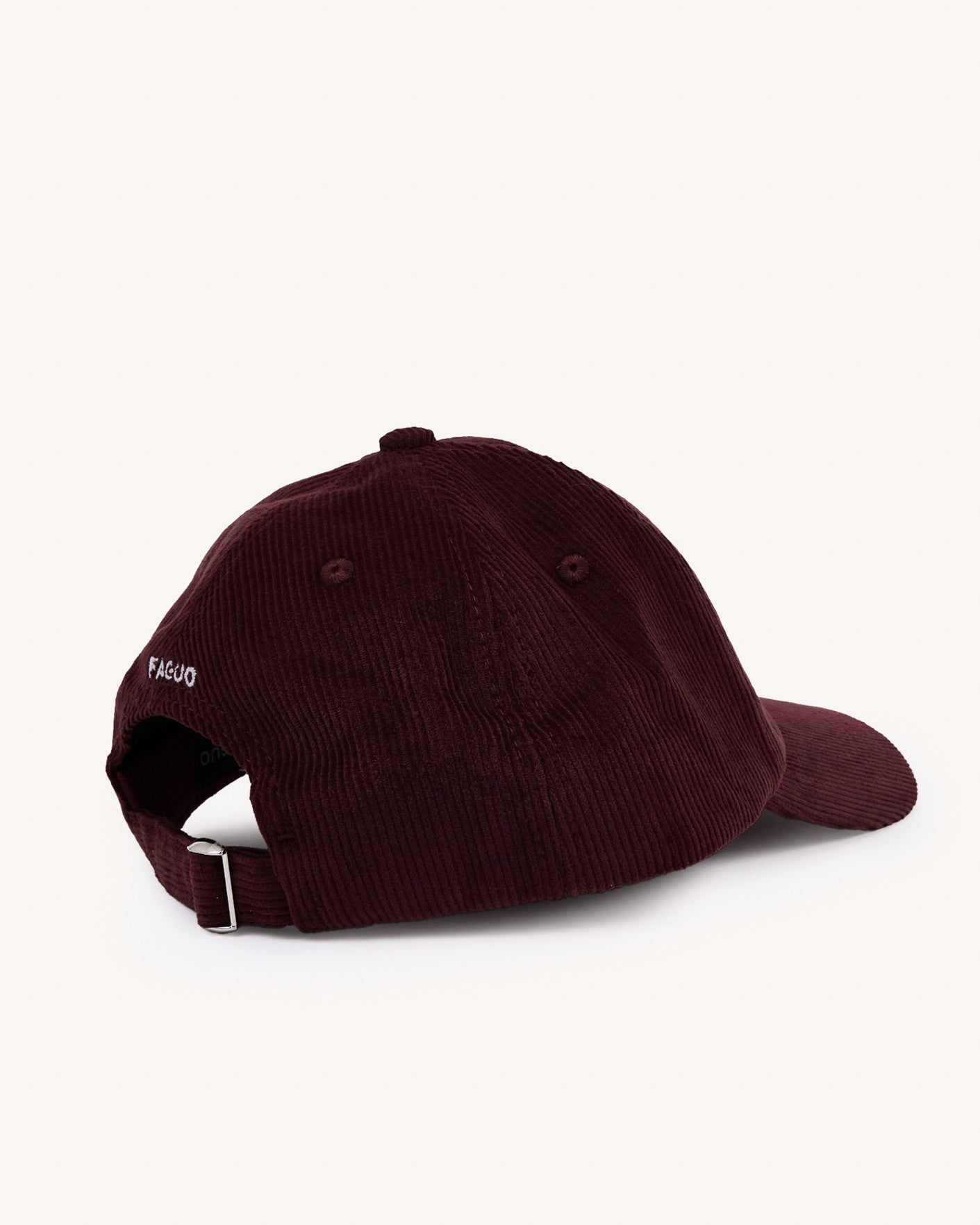 Casquette Cap Bordeaux – L’accessoire chic au style casual