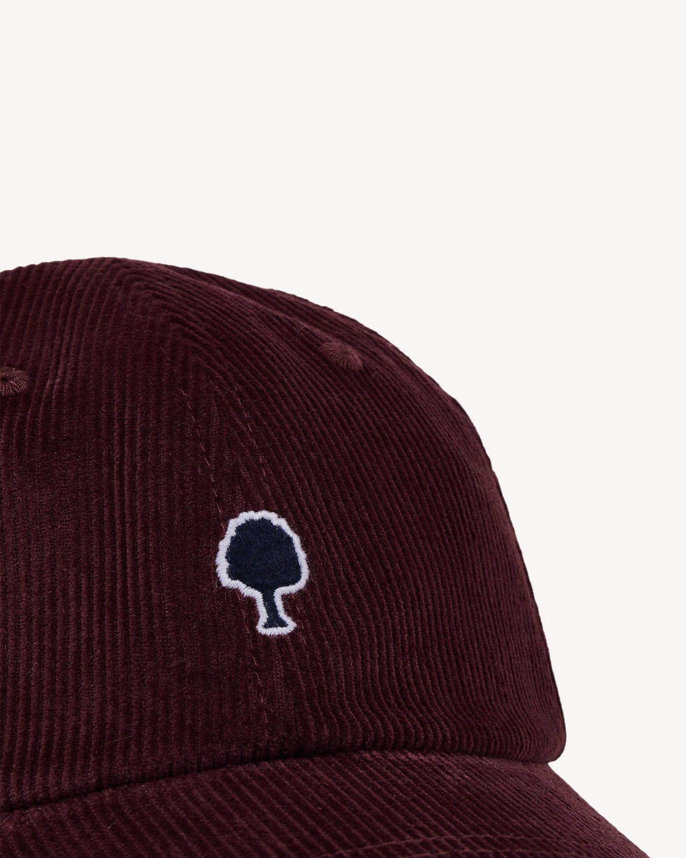 Casquette Cap Bordeaux – L’accessoire chic au style casual
